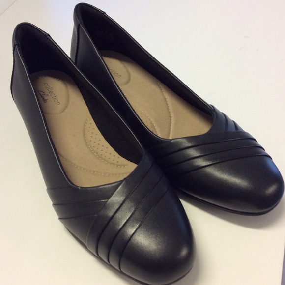 CLARKS Black Leather Shoes. NWOB - Picture 2 of 9